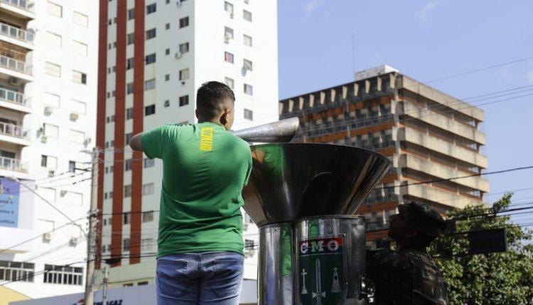 Desfile da Independência levou 20 mil pessoas à rua 13 de Maio neste sábado