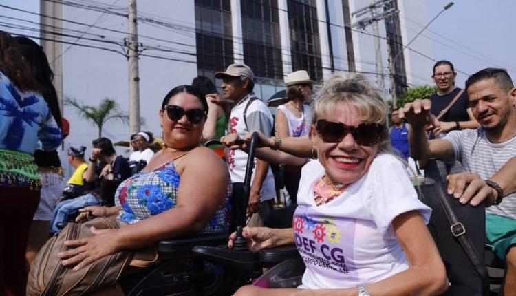 Por visibilidade e inclusão de pessoas com deficiência, dezenas ocupam Afonso Pena