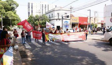 Paralisação de professores tem 'panfletaço' e ato contra Azambuja no Centro