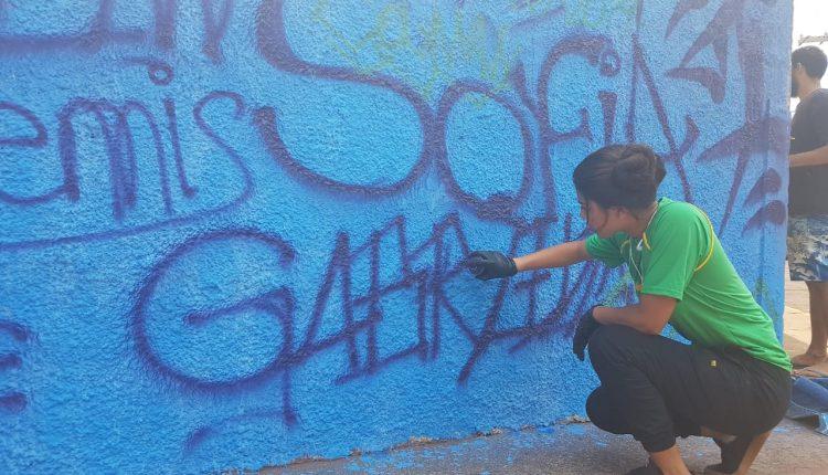 Escola ganha reforma e cor pela mão dos alunos com projeto voluntário