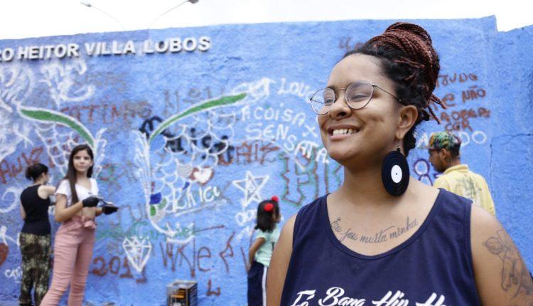 Escola ganha reforma e cor pela mão dos alunos com projeto voluntário