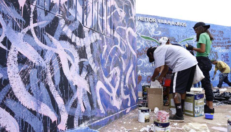 Escola ganha reforma e cor pela mão dos alunos com projeto voluntário