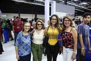 Com dublador de Superman e Mickey, Parada Nerd reúne público de todas as idades
