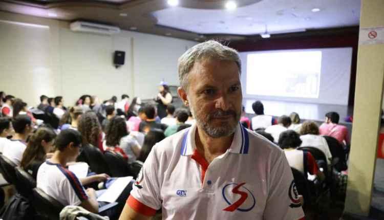 Enem 2019: professores apostam em fantasias para deixar 'aulão' mais divertido