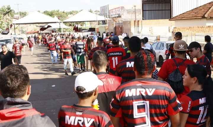 Sofrimento e expectativa: flamenguistas da Capital esperam por título da Libertadores após 38 anos