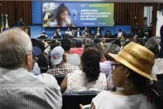 Pequenos e grandes produtores rurais protestam contra Reinaldo por aumentar Fundersul