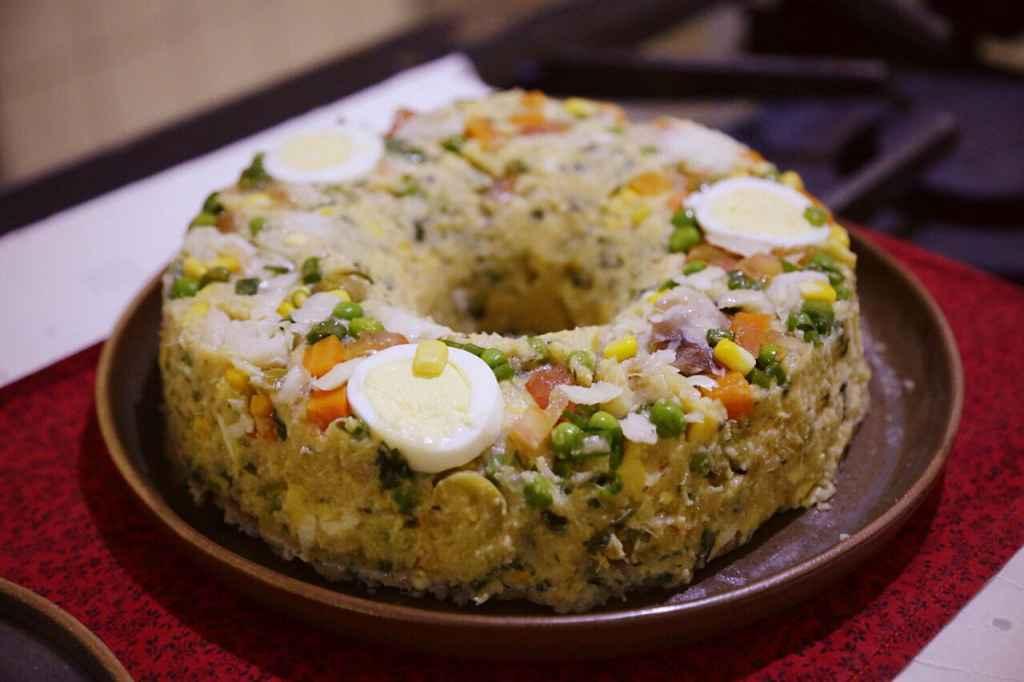 Chef Helen Braz ensina receita de cuscuz de bacalhau para Ceia de Natal por R$70