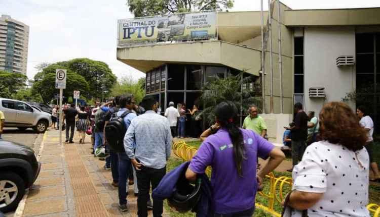 Contribuinte deixa para última hora e Refis Natalino registra filas e lentidão