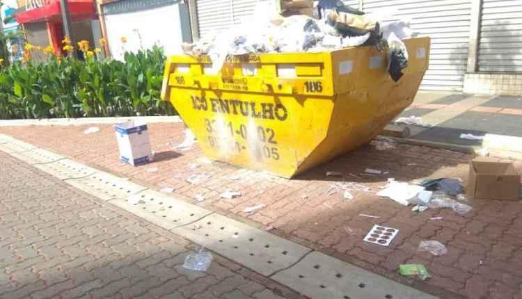 Recém-inaugurada, 14 de Julho amanhece com lixo por todos os lados