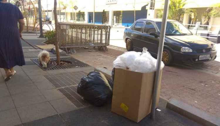 Recém-inaugurada, 14 de Julho amanhece com lixo por todos os lados