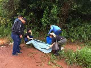 Corpo é encontrado em tambor na fronteira e polícia investiga se é de adolescente