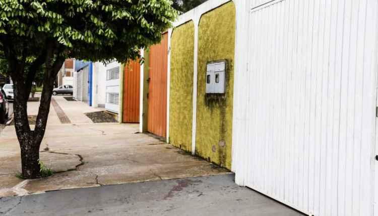 Vítimas graves de esfaqueamento procuram socorro em quartel dos bombeiros