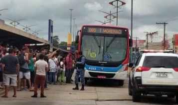 #Retrospectiva: Passagem cara, veículos quebrados, atrasos e até protesto marcaram o 2019 de usuários de ônibus