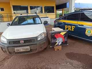 Presos nove envolvidos em esquema de ‘atravessar' carros roubados para a Bolívia