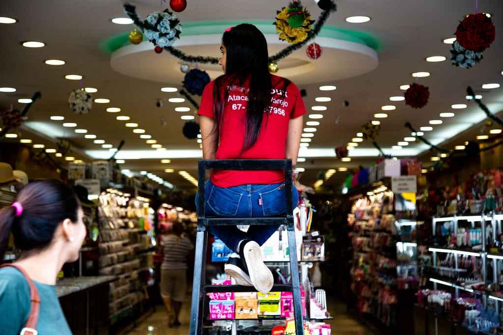 DIAfragma: Semana tem de registro de trabalhadores 'fazendo hora' a Big Brother na 14 de Julho