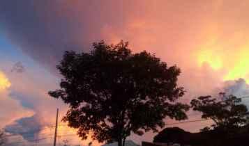 VÍDEO: Céu 'alaranjado' antes das chuvas chama atenção de campo-grandenses