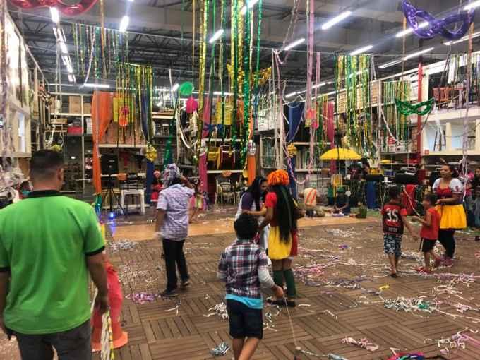 No carnaval, Leroy Merlin abre todos os dias com Bailinho para as crianças e ofertas arrasadoras