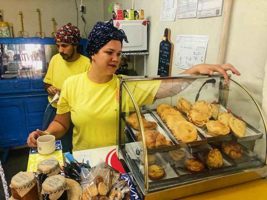 Casal une Portugal ao MS em cafeteria no coração da Moreninhas II