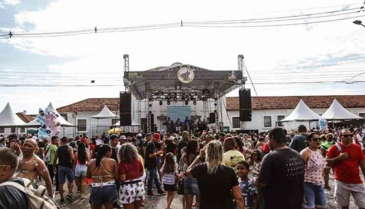Em 2° dia de blocos de rua de Campo Grande, folionas reclamam que assédios persistem