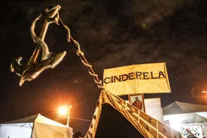 Animais, medos, jogos e a comunicação são temas do 1º dia de Desfiles na Praça do Papa
