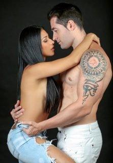 Simaria e marido aparecem seminus em foto nas redes sociais
