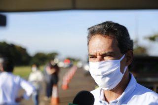 Sem aperto de mão e aglomeração, pré-candidatos a prefeito se preparam para eleição atípica