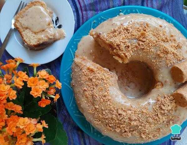 Receita junina de bolo com paçoca de rolha