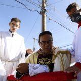Inovação: Corpus Christi tem tapete com desenhos de crianças e procissão