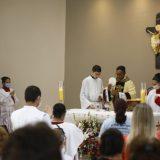Inovação: Corpus Christi tem tapete com desenhos de crianças e procissão