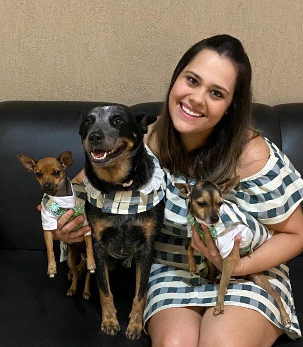 Fofura! Festa junina com direito a quadrilha anima ‘doguinhos' durante isolamento