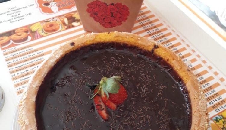 Com venda de frangos assados no Nova Lima, ela realizou sonho de se tornar confeiteira