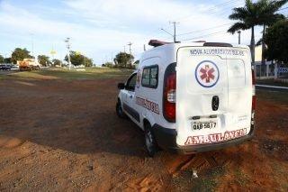 Caminhão sem freio bate em ambulância que transportava grávida