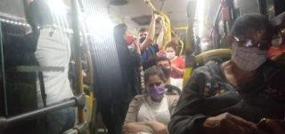 VÍDEO: Mesmo com limite nos ônibus, pontos lotam e distanciamento social é 'ilusão'