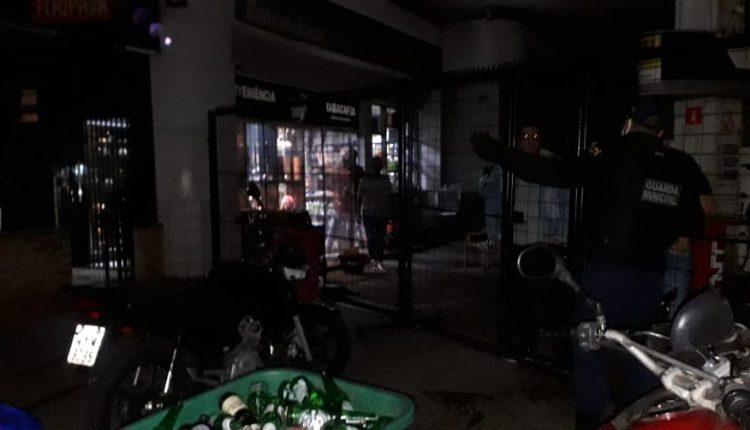 Pizzaria na Ceará é interditada após toque de recolher em Campo Grande