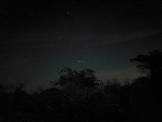 Moradores de Corumbá e Ladário filmam 'luzes estranhas' no céu na noite desta sexta