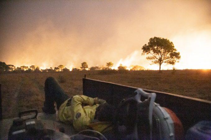 Em esforço sobre-humano, brigadistas colocam vida em risco para salvar Pantanal do fogo