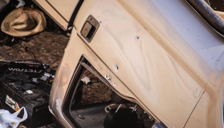 Camionete é cravada de tiros, cai em córrego e motorista morre em Campo Grande