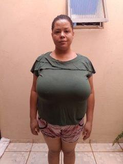 Na fila do SUS há 20 anos, Helen faz vaquinha para custear cirurgia de redução de mama