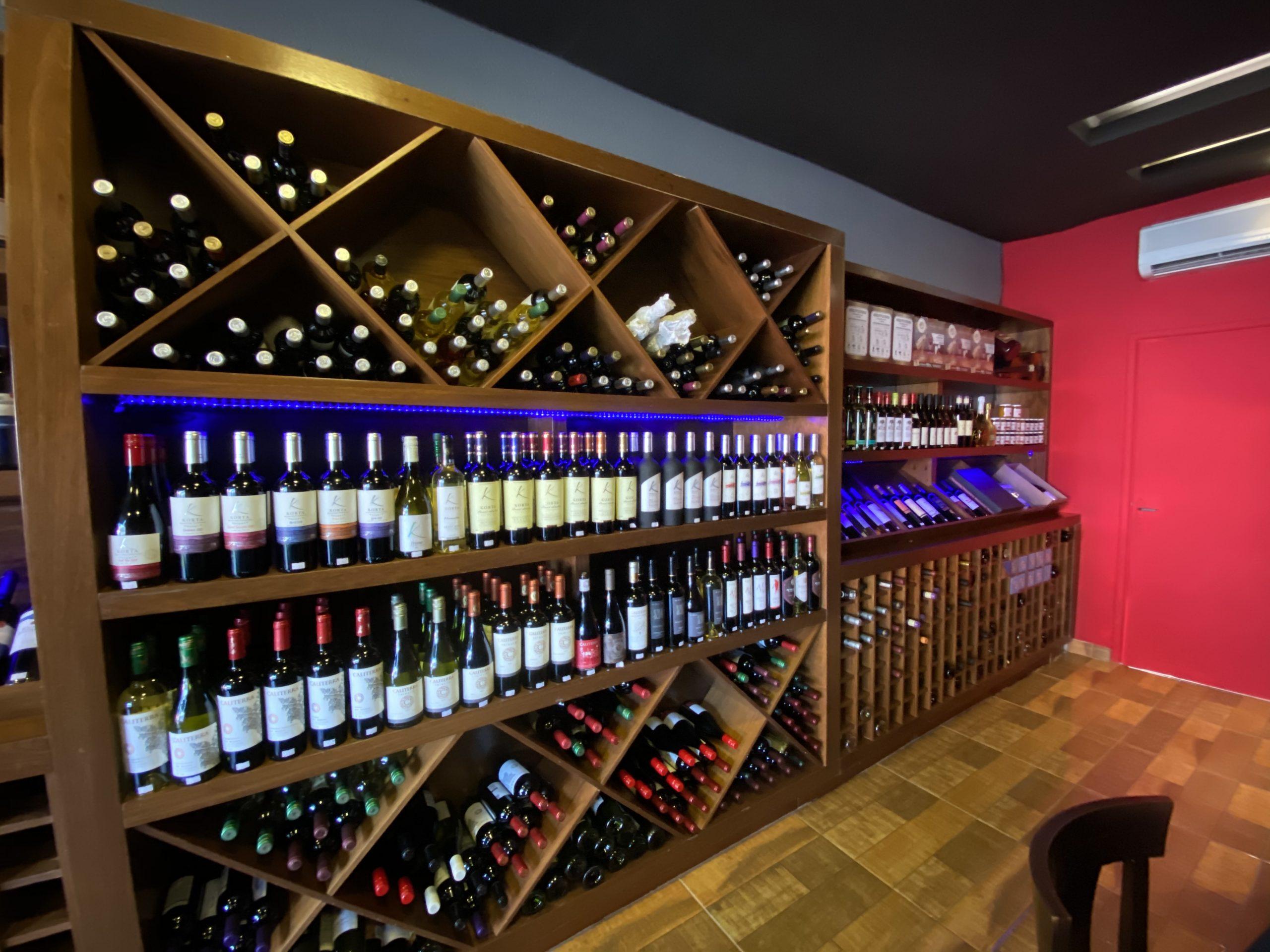 Black Friday Vinho & Ponto: 70% off na segunda garrafa, é pra zerar o estoque e encher sua adega