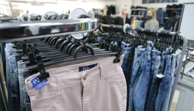 Confira se os preços compensam: de celular a fogão, lojas de Campo Grande antecipam Black Friday
