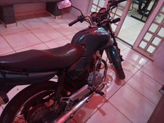 PM prende dupla de moto com arma de brinquedo após dois km de perseguição