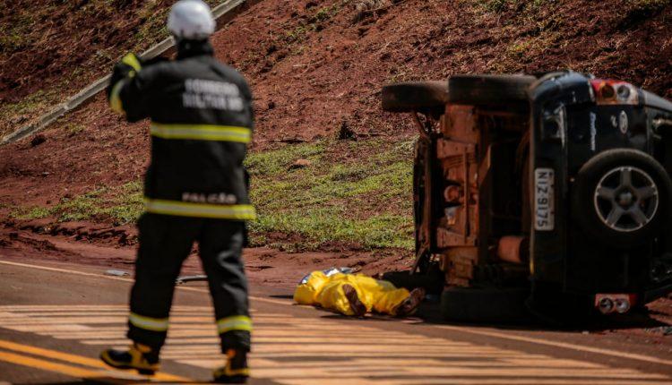 Na BR-163, equipes fazem simulação de acidente para evitar falhas em atendimento
