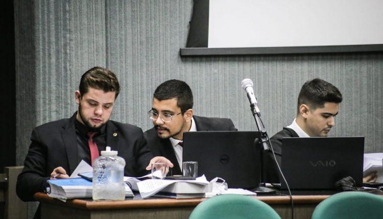 ‘A Fernanda não ficou inerte', diz promotor em julgamento de cafetina acusada de matar ex-superintendente