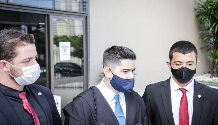 ‘A Fernanda não ficou inerte', diz promotor em julgamento de cafetina acusada de matar ex-superintendente