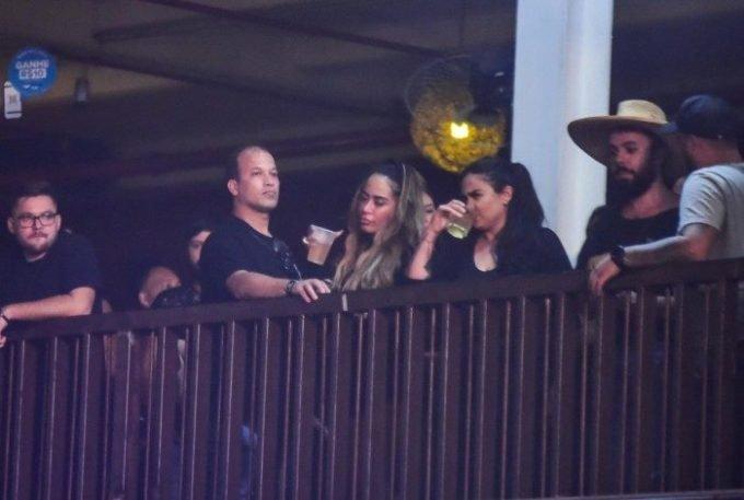 Acabou o covid? Show lotado de Maiara e Maraísa enche de famosos e revolta internet