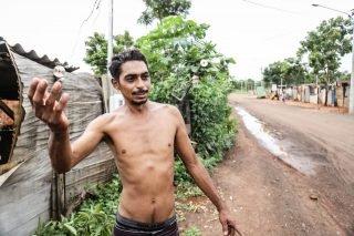 Com nova chuva e girinos aos montes, moradores da Aguadinha temem que comunidade se transforme em brejo