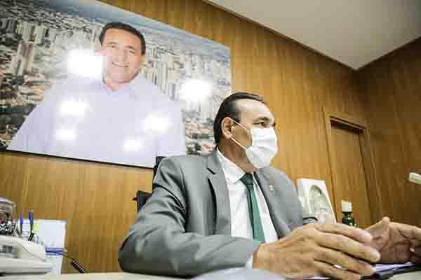 Proposta a ser votada nesta quarta-feira prevê possibilidade de compra caso doses do Ministério da Saúde não cheguem