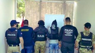 VÍDEO: Chefe do PCC, ‘Bonitão' é expulso do Paraguai e entregue à polícia no Paraná