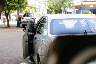 Não compensa: com alta da gasolina, taxistas e motoristas de aplicativo começam a abandonar profissão