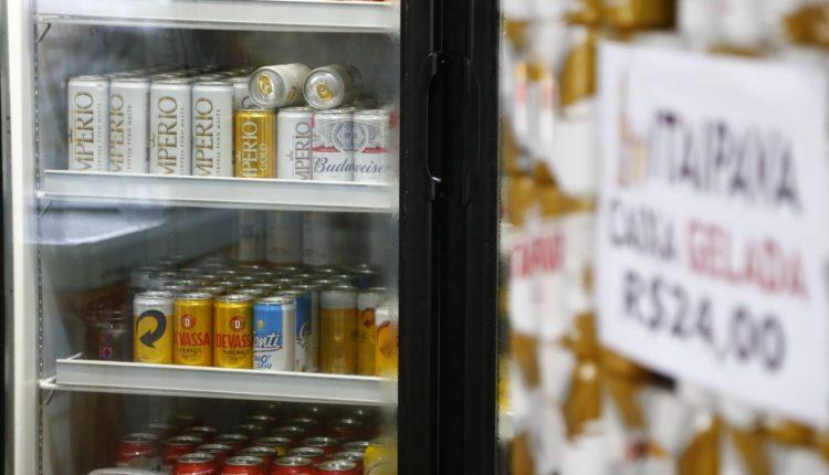 Em ano de Carnaval atípico, conveniências amargam queda de até 80% nas vendas